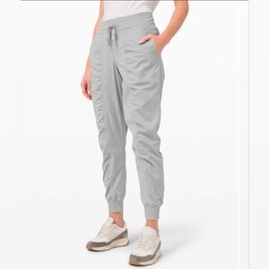 Lululemon Dance Studio Jogger Womens size 6 Silver Drop Grey Gray Athleisure Gym
